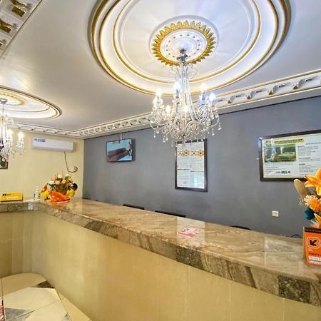 Fini Hotel Bobende Limbe Esterno foto