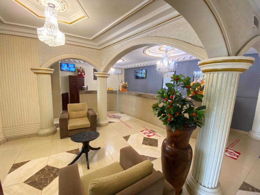 Fini Hotel Bobende Limbe Esterno foto