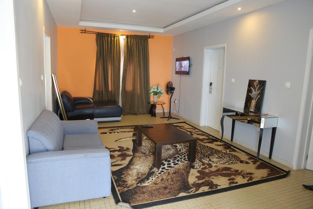 Fini Hotel Bobende Limbe Esterno foto
