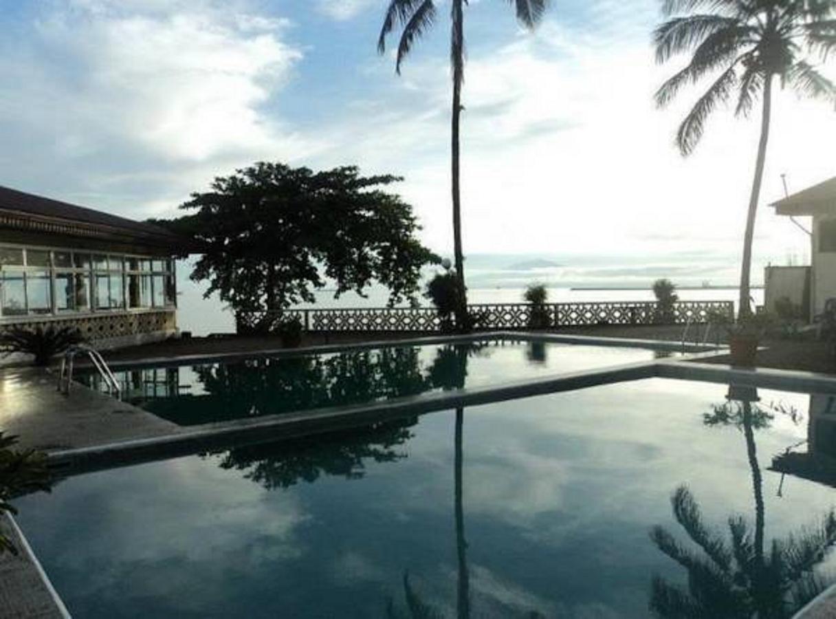 Fini Hotel Bobende Limbe Esterno foto